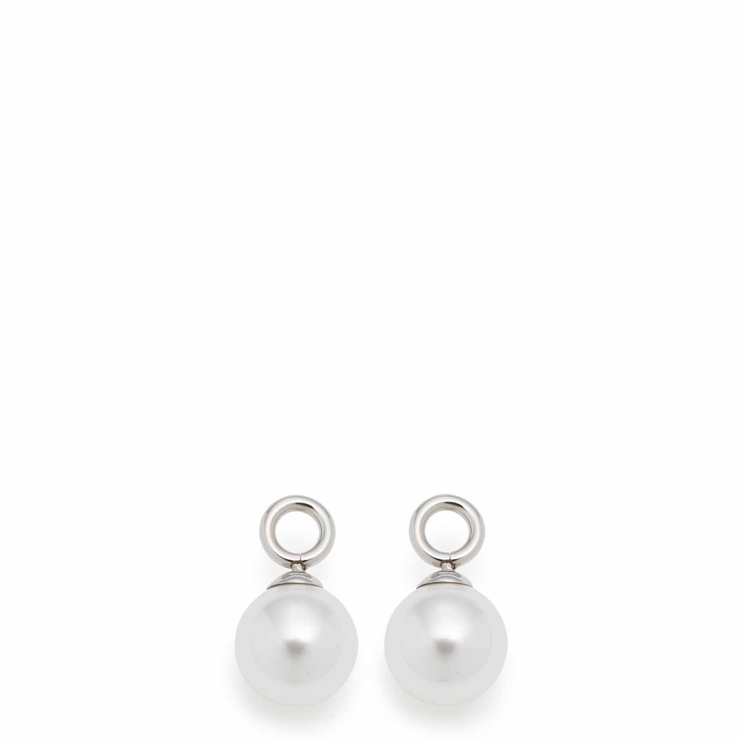 Set/2 Anhänger PERLA weiß mit Edelstahlösen nebeneinander auf weißem Untergrund
