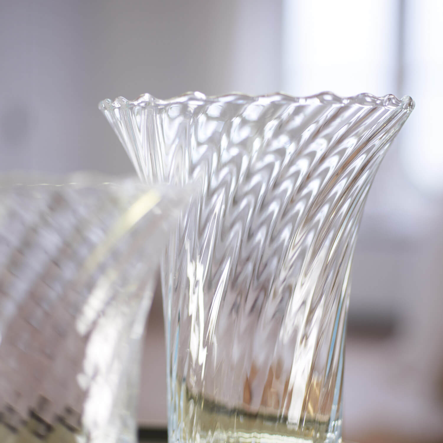 Vase RAVENNA mit Spiralmuster, klares Glas, Detailansicht der Oberflaeche