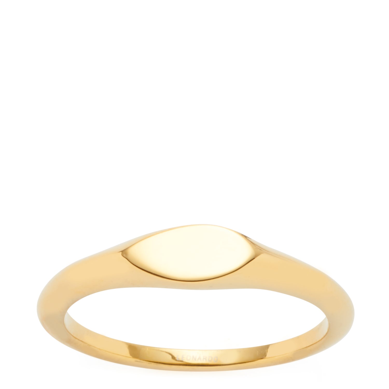 Ring LOVIS 17 CIAO aus gold mit ovalem Stein auf weißem Hintergrund