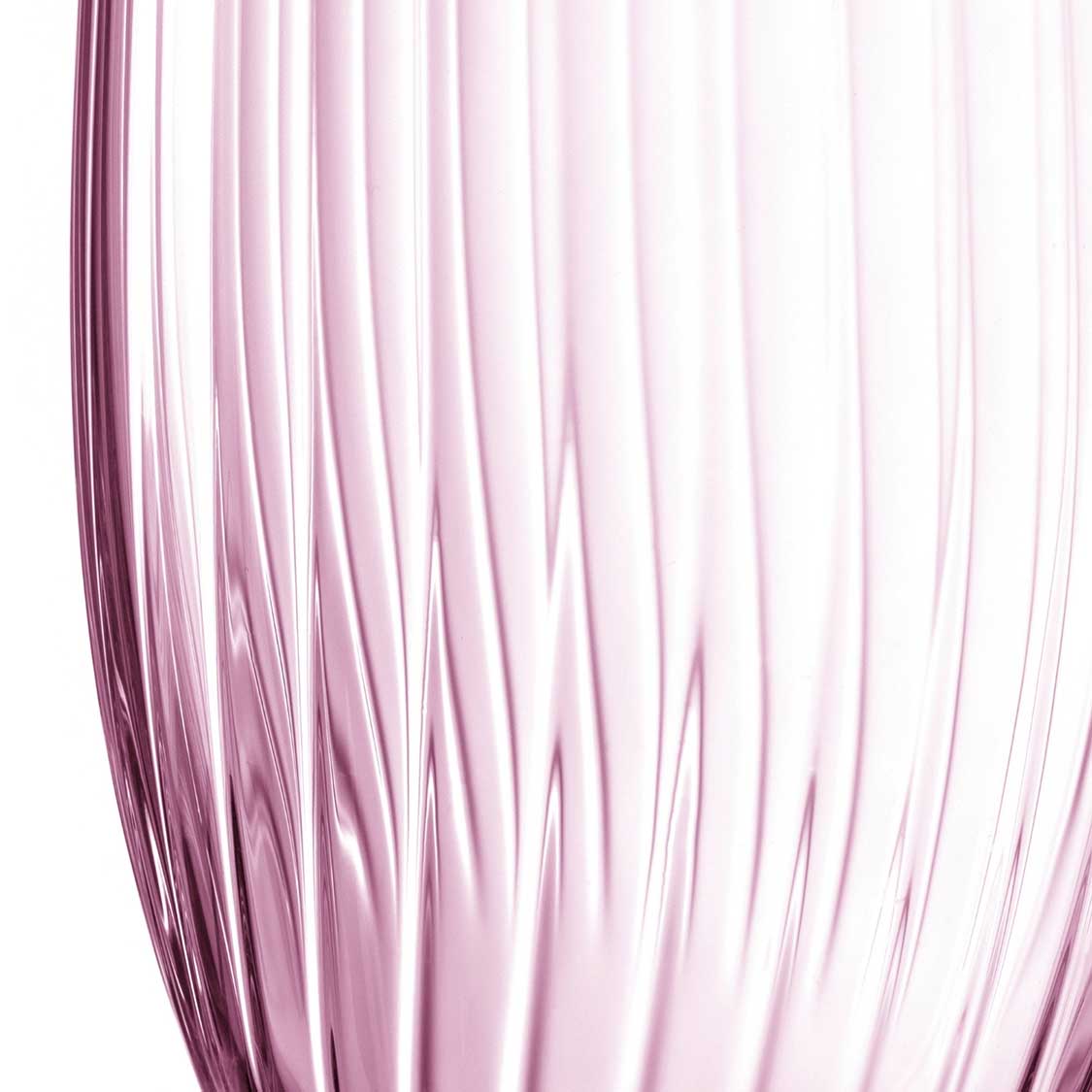 Trinkglas POESIA 460 ml rosé, Detailaufnahme der gerillten Glasoberfläche
