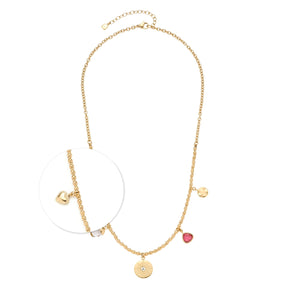 Halskette GISELLE mit goldenen Kettengliedern und farbigen Anhängern, Detailansicht der Charms
