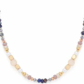Halskette BABSI mit mehrfarbigen Glasperlen in Beige, Grau und Blau