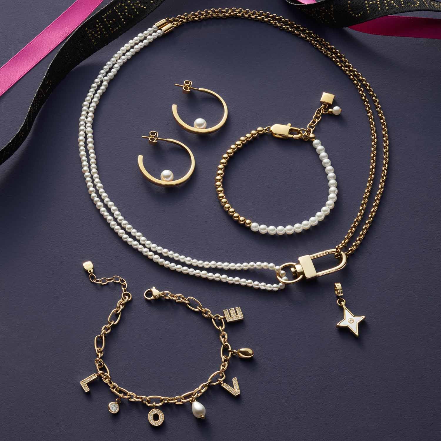 Schmuckkollektion mit Armband LUCINDA gold, Halskette, Ohrringen und Armbändern in Gold und Perlmutt