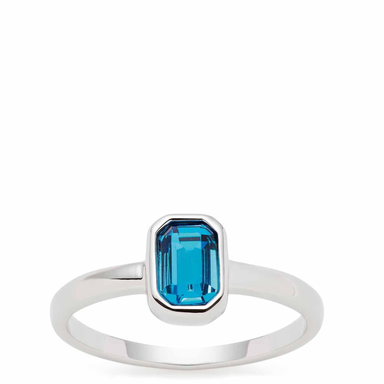 Ring SOPHIA 17 CIAO mit blauem Glassstein auf weißem Hintergrund