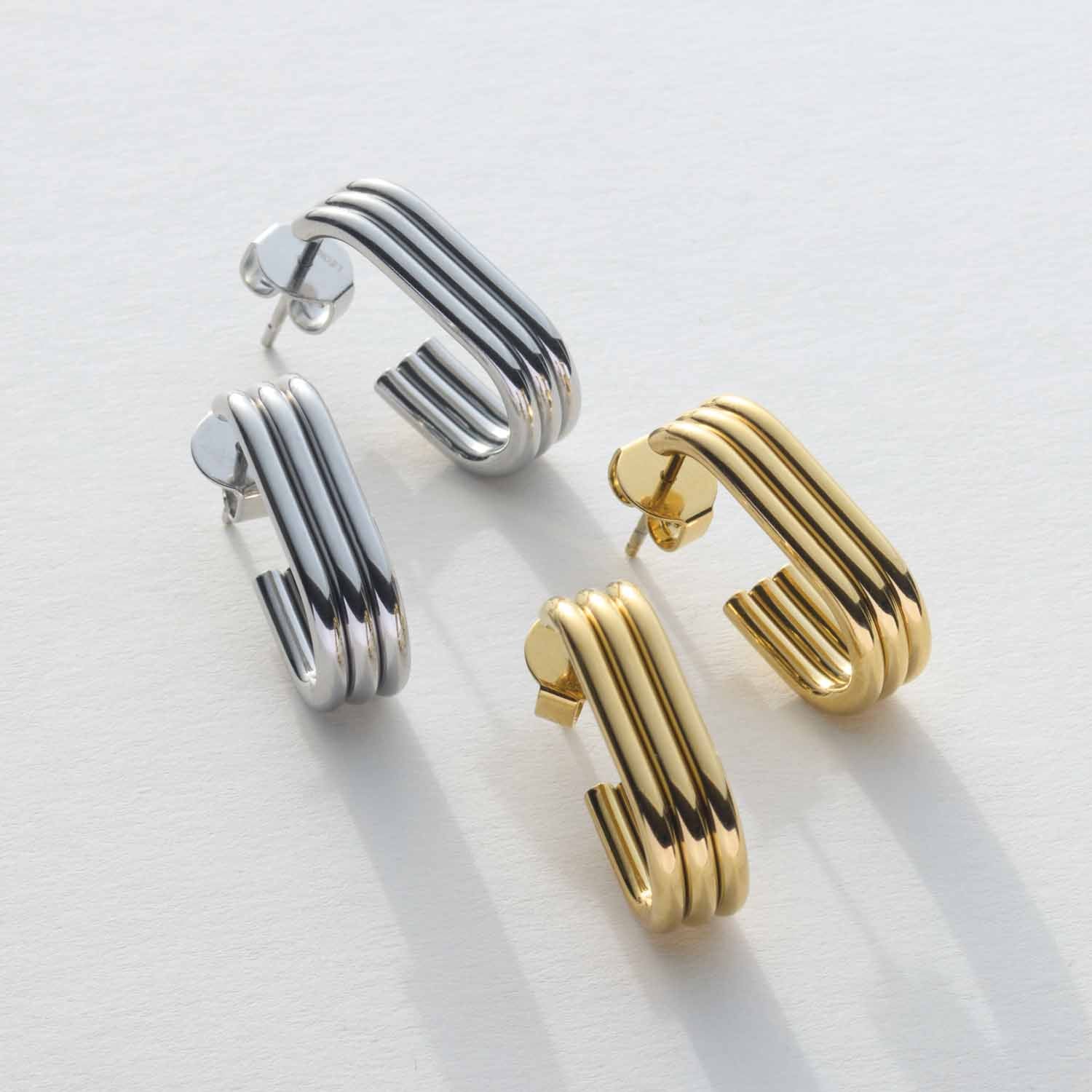 Ohrstecker ELISABETH in Gold und Silber mit geriffelter Oberfläche