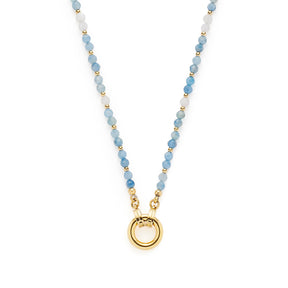 Halskette BISCA mit blauen Glasperlen, goldenen Zwischenelementen und goldenem Ringanhänger