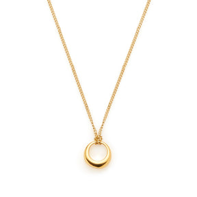 Halskette PHILLY 45 cm gold CIAO mit rundem Kettenanhänger, freigestellt auf weißem Hintergrund