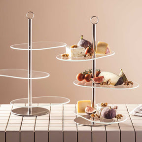 Etagere CENA silber asymetrisch mit Obst, Käse und Gebäck auf Tisch arrangiert