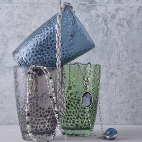 Halskette SINA mit Glasanhängern in Grau, Grün und Blau, Kettenstil-Darstellung