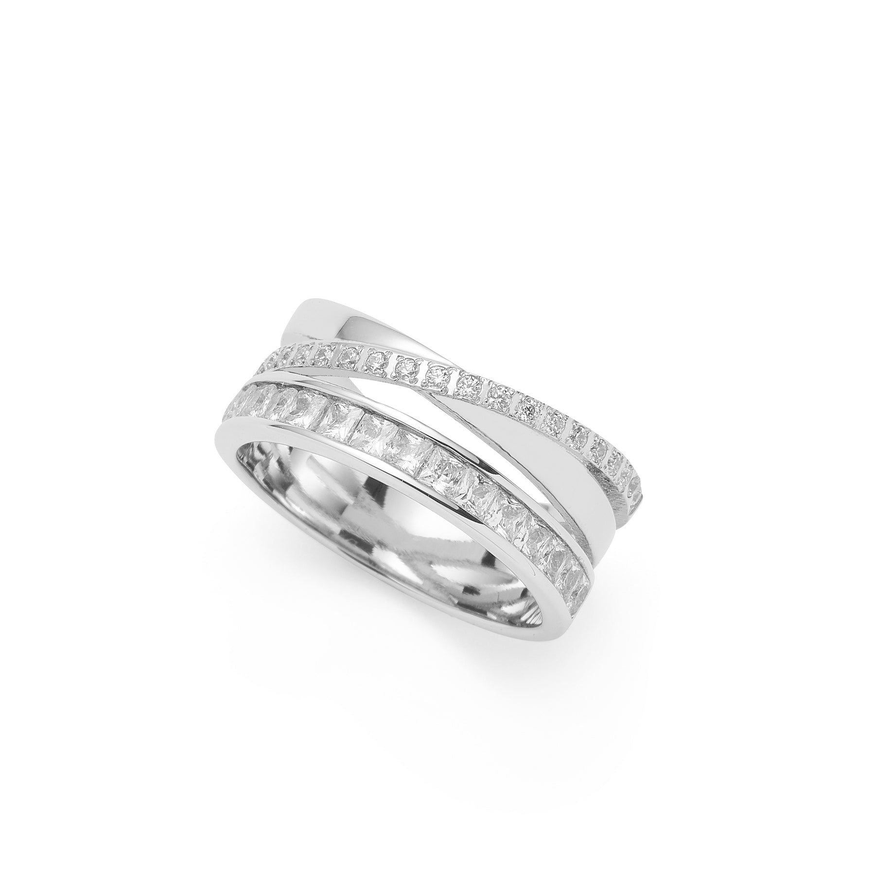 Ring SARAH 17 silber mit Zirkoniasteinen auf weißem Hintergrund
