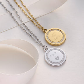 Halskette FERRARA in Gold und Silber mit personalisierten Gravuren auf Anhängern