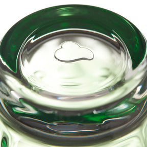 Trinkglas OPTIC 215 ml hellgrün, Nahaufnahme von oben mit Wassertropfen