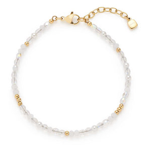 Armband ALTHINA gold CIAO mit klaren Perlen und goldenen Elementen auf weissem Hintergrund