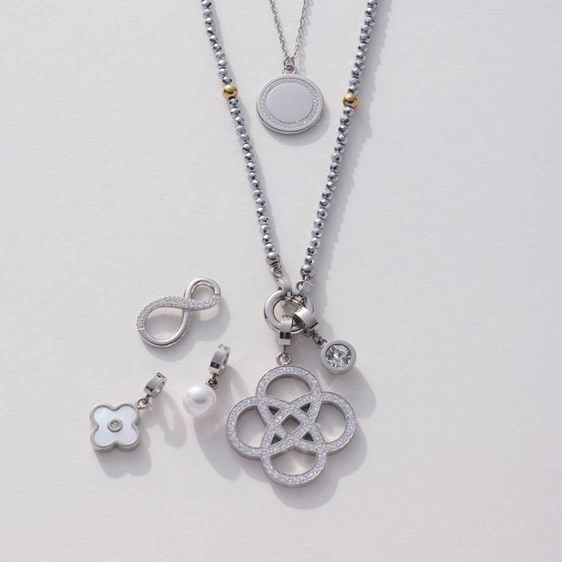 Silberner Schmuckset mit SENTA Ringen, Halsketten und austauschbaren Anhängern