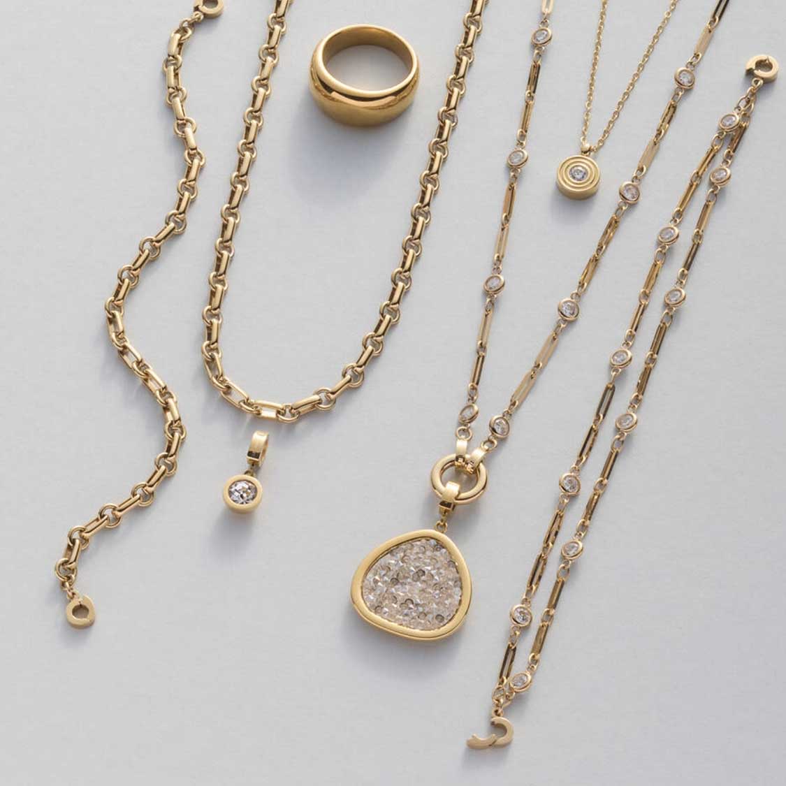 Halskette ISABELLE 45 gold mit Ring und verschiedenen Kettenvaarianten auf weißem Hintergrund