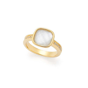 Ring VIRGINIA 21 gold mit weißem Stein auf weißem Hintergrund