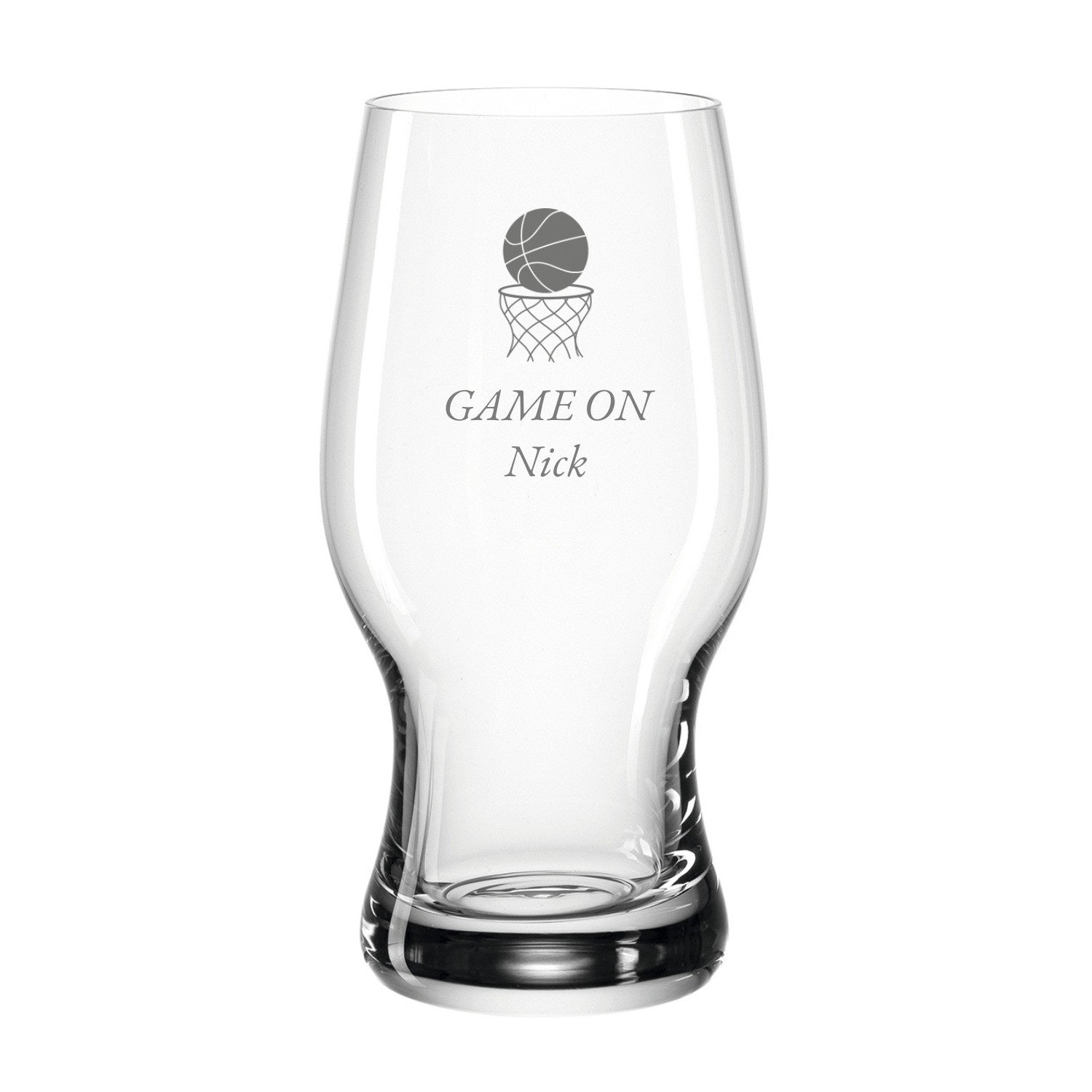 Bierglas TAVERNA mit Basketball und Korb graviert sowie personalisierter Namensgravur