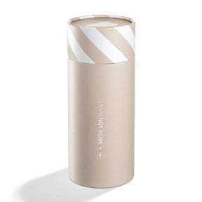 Karaffe SANO 1300 ml in Verpackung mit Streifenmuster