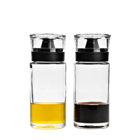 Essig-/Öl-Flasche CUCINA 2er-Set, eine mit gelbem Öl, eine mit dunkler Flüssigkeit gefüllt