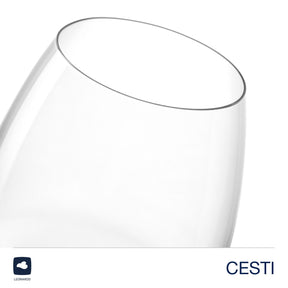 Leeres Trinkglas CESTI aus Glas, schräg fotografiert