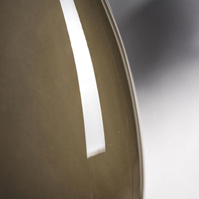 Braune Vase BEAUTY von der Seite mit weißem Lichtreflex