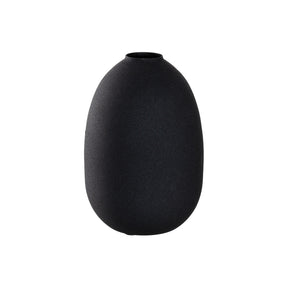 Vase CASOLARE 19 cm schwarz Metall, ovale Form vor weißem Hintergrund