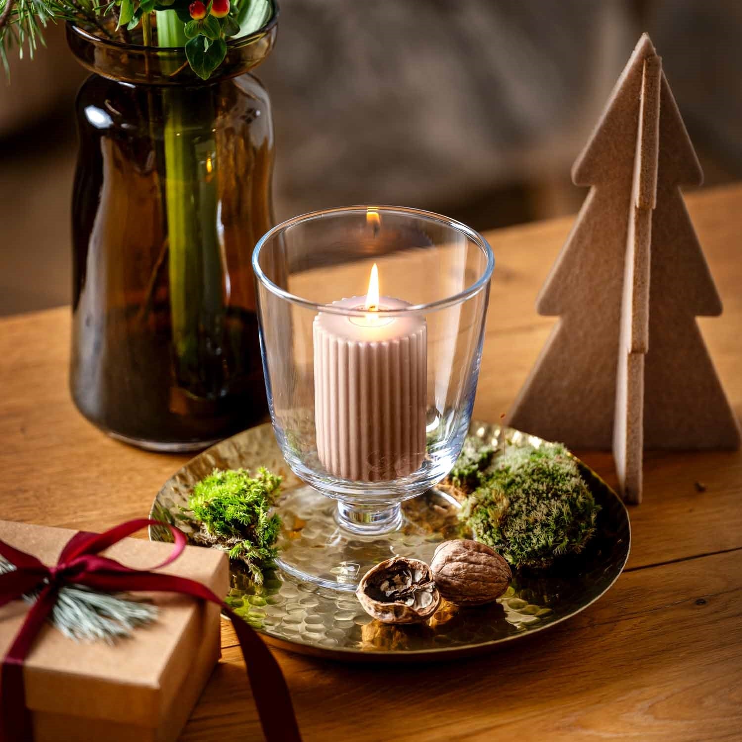 Windlicht CAPANNA auf Dekotablett in weihnachtlicher Tischdeko-Szene