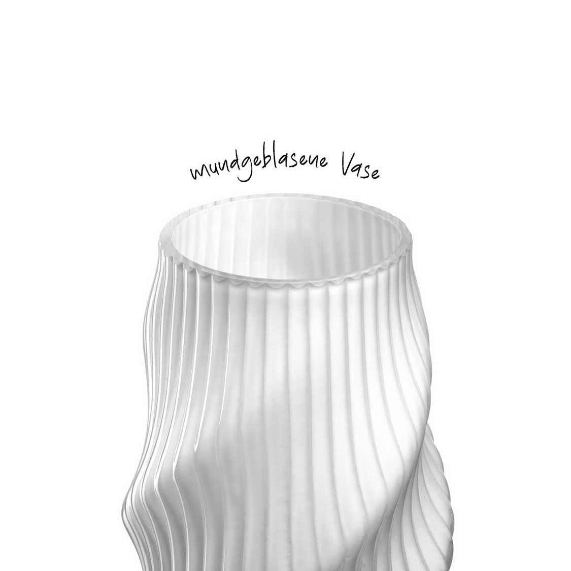 Weiße Glashvase VERDI mit vertikalen Rillen und gewölbter Form