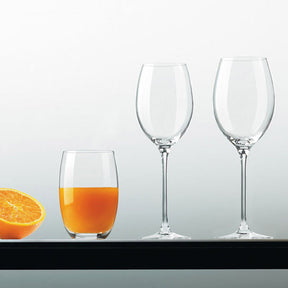 Weißweingläser CHEERS mit Orangensaft und Orangenscheibe, Größenvergleich