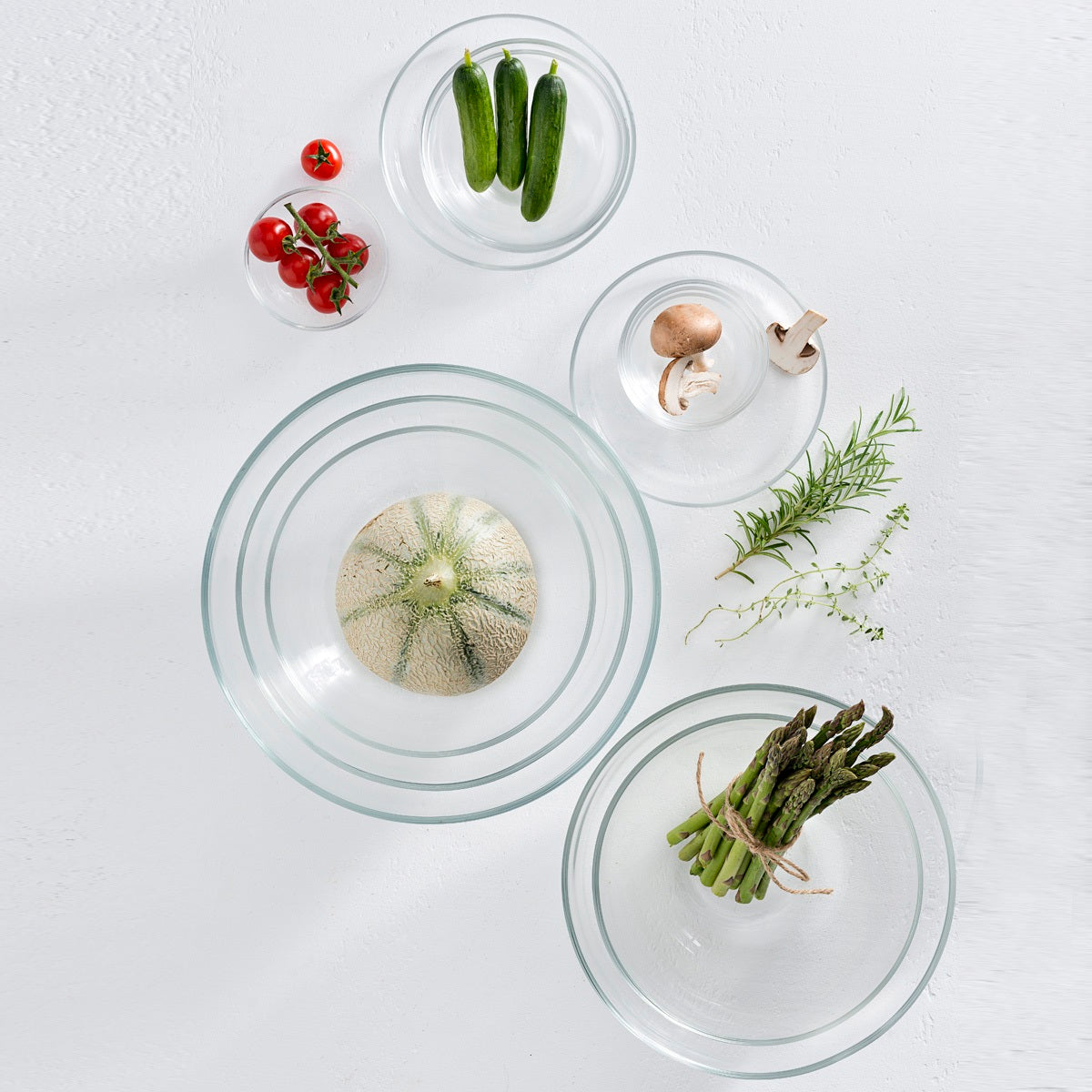Schale CUCINA mit Gemüse und Kräutern in Küchensetting