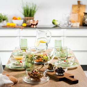 Teller CUCINA 18 cm 6er-Set mit Salaten auf gedecktem Tisch