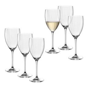 Weißweinglas POESIA 450 ml 6er-Set, eines mit Weißwein gefüllt