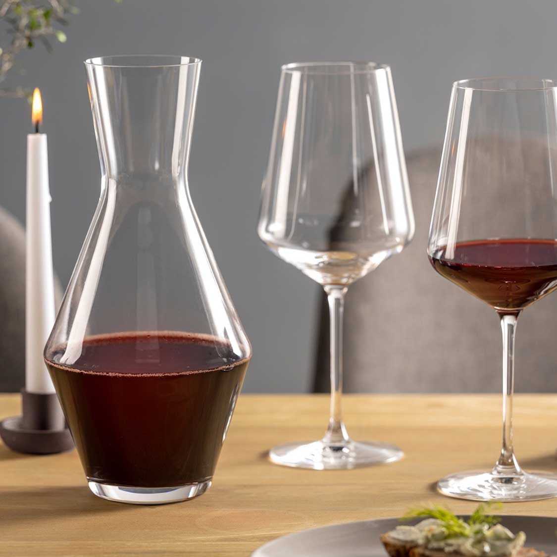 Weinset PUCCINI 3-teilig mit Karaffe und Weinglaesern auf Holztisch