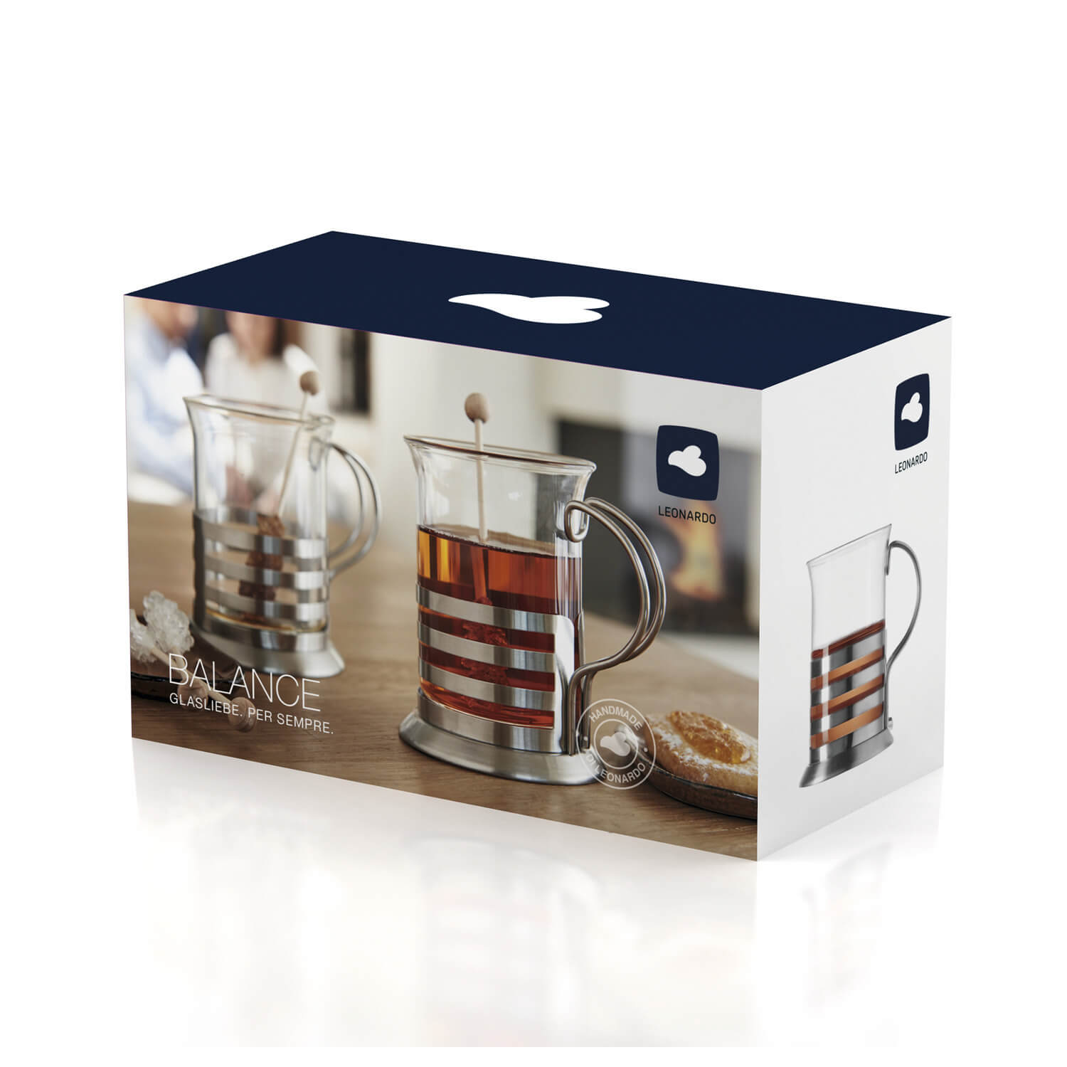 Teegläser BALANCE 220 ml 2er-Set mit Henkel auf Tisch mit Gebäck und Teekannen