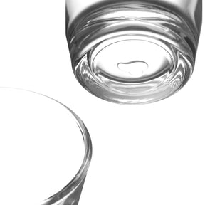 Trinkglas CIAO von oben, klares Glas, Wasser fließt hinein