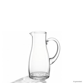 Krug PIENO 0,5 l aus klarem Glas mit Henkel auf weißem Hintergrund